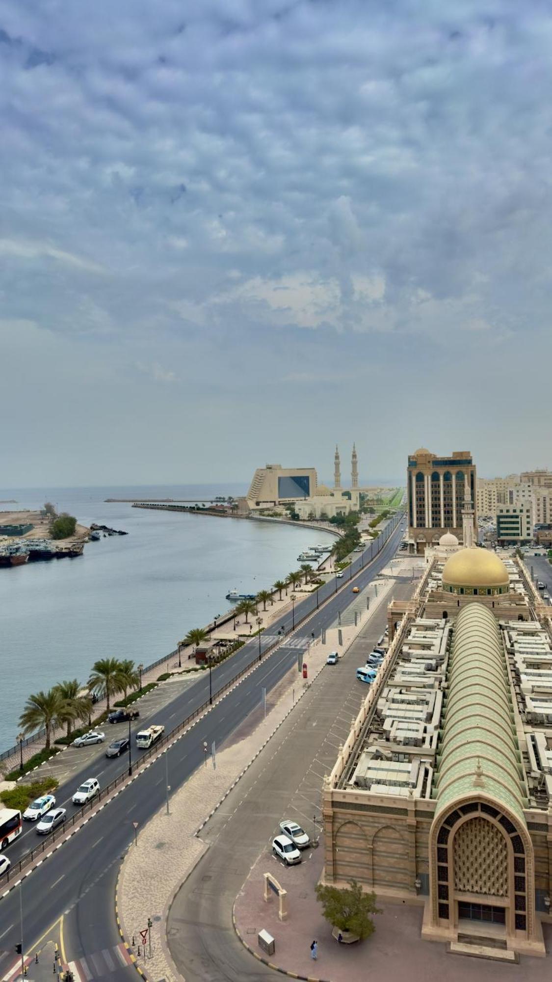 Al Jazeerah Hotel Schardscha Exterior foto